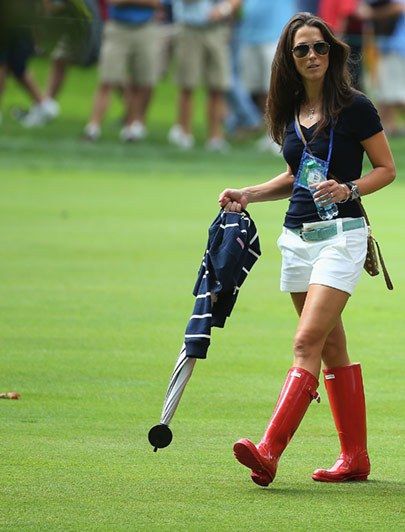 Us Open Golf Spectator Outfit Women, Rainy Day Golf Outfit Women, Pga Tour Outfit Women, What To Wear To A Golf Tournament Women, Golf Wife Outfit, Pga Tour Outfit Women Spectator, Golf Tournament Outfit Women Spectator, Golf Tournament Outfit Spectator, Golf Spectator Attire Women