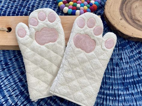 Pink Oven, Cat Themed Gifts, Paw Design, Blue Tree, Unique Cats, Oven Glove, Cat Paws, Oven Mitts, Cat Theme