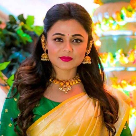 Prarthana Behere Wiki, Biography, Age, Husband, Facts and More Prarthana Behere, Buddha Home Decor, Bengali Bridal Makeup, Marathi Actress, Traditional Indian Dress, Photoshop Tutorial Design, Latest Funny Jokes, Lip Sync, Indian Dress