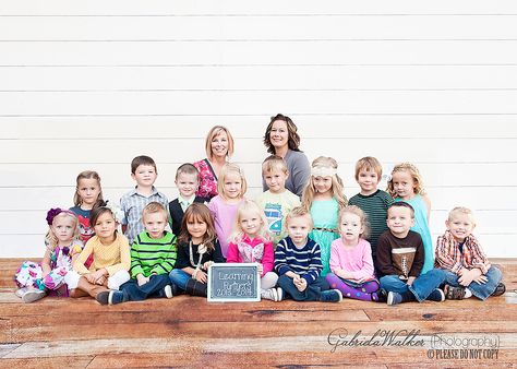 Class Pictures Ideas Group, Preschool Photo Ideas, School Group Photo, Kindergarten Photography, Preschool Photography, Kindergarten Photos, Preschool Pictures, Classroom Pictures, Photo Class