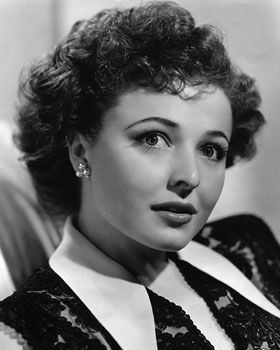 Laraine Day Laraine Day, Happy Heavenly Birthday, 40 & Fabulous, Black And White Movie, Hollywood Star, Hollywood Walk Of Fame, Walk Of Fame, Golden Age Of Hollywood, Movie Photo