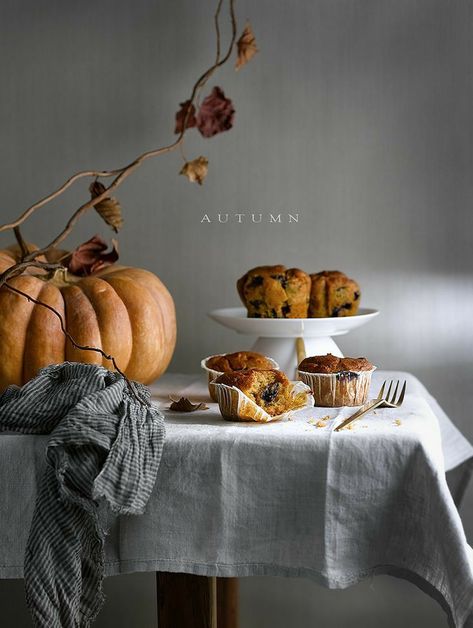 Anna Garcia, Pumpkin Bread Muffins, Dried Banana Chips, Baking Power, Easy Pumpkin Pie, Bread Muffins, Dessert Photography, Seasons Autumn, Food Photography Inspiration