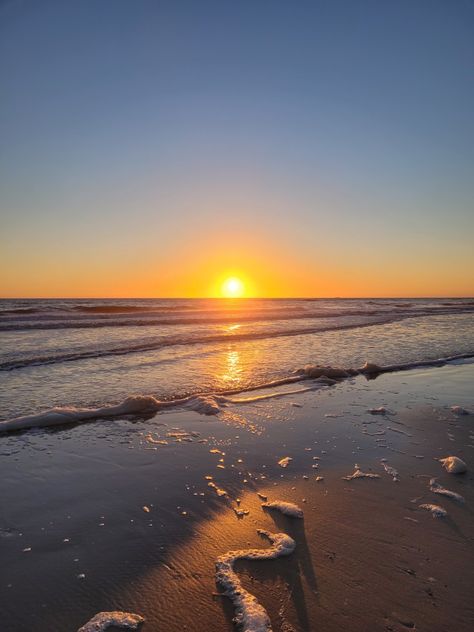 Sunrise Beach, Florida, Celestial Bodies