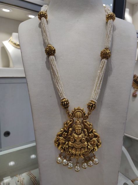 Pearl Antique Jewelry, Gold Pendant Jewelry Indian Antique, Gold Pendant With Beads, Nakshi Jewellery Antiques, Antique Gold Pendant Designs, Antique Pendants Gold Indian, Pearl Pendant Designs Gold, Antique Gold Jewelry Indian Necklaces, Pearl Gold Necklace Indian