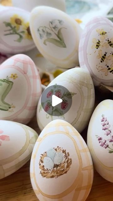 Painted Eggs Art, Watercolor Eggs, Egg Watercolor, Wood Eggs, Easter Eggs Diy, Spring Equinox, Easter Craft, Watercolor Ideas, Egg Painting