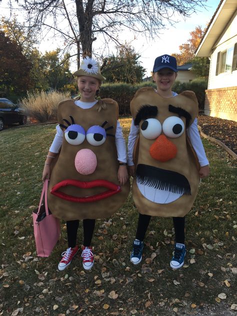 Pinata Halloween Costume, Disfraz Toy Story, Best Diy Halloween Costumes, Disney Halloween Decorations, Toy Story Halloween, Themed Halloween Costumes, Matching Halloween Costumes, Toy Story Costumes, Bff Halloween Costumes