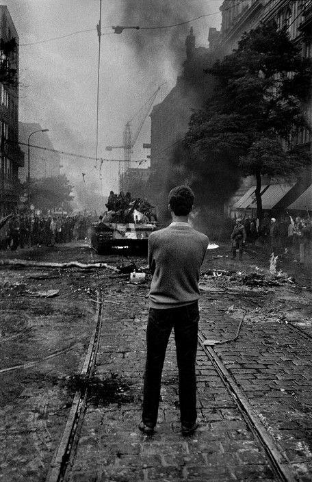 Prague Spring. August 1968. Czechoslovakia. Josef Koudelka/Magnum Photos Prague Spring, Forgive But Never Forget, Josef Koudelka, Gold Mine, The Czech Republic, Historical Events, World History, Back In Time, Prague