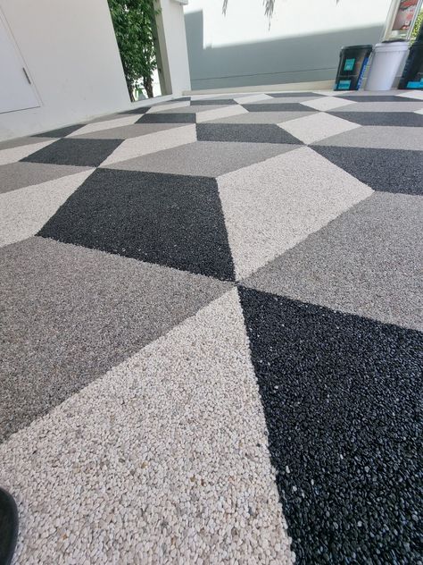 Parking Flooring, Pebble Driveway, Pebble Patio, Floor Pattern Design, Batu Sikat, Epoxy Resin Flooring, Resin Driveway, Garage Floors, Small Garage