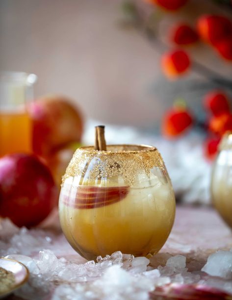 Mezcal Apple Cider, Apple Cider Mezcal Margarita, Winter Mezcal Cocktails, Fall Mezcal Cocktails, Fall Margarita Ideas, Mezcal Punch, September Cocktails, Boujee Drinks, Fall Margarita