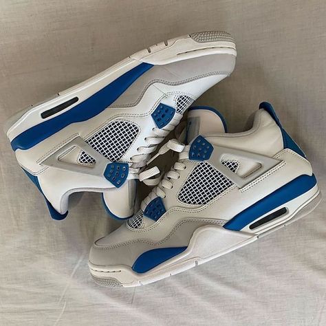 Jordan 4 Military Blue, Blue 4s, Fake Shoes, Jordan 4 White, Pretty Shoes Sneakers, Jordan 4s, Shoe Wishlist, Swag Shoes, Blue Sneakers