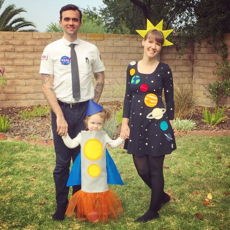 Solar System Family Costume, Outer Space Family Costume, Solar System Halloween Costume, Solar System Costume Women, Space Family Costume, Solar System Costume, Nasa Costume, Astronaut Halloween, Karneval Diy