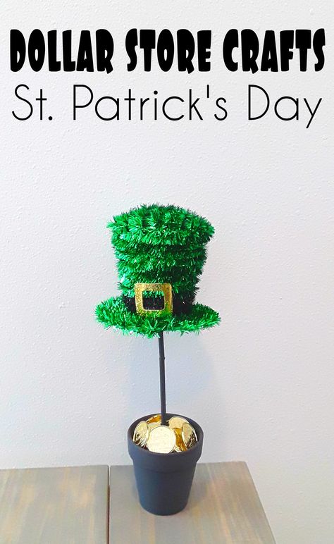 Diy St Pattys Day Decor, Diy Pot Of Gold, Pot Of Gold Craft, Diy St Patricks Day Decor, Leprechaun Craft, Dollar Diy, Happy St Patty's Day, St Patricks Day Decor, Diy Centerpiece