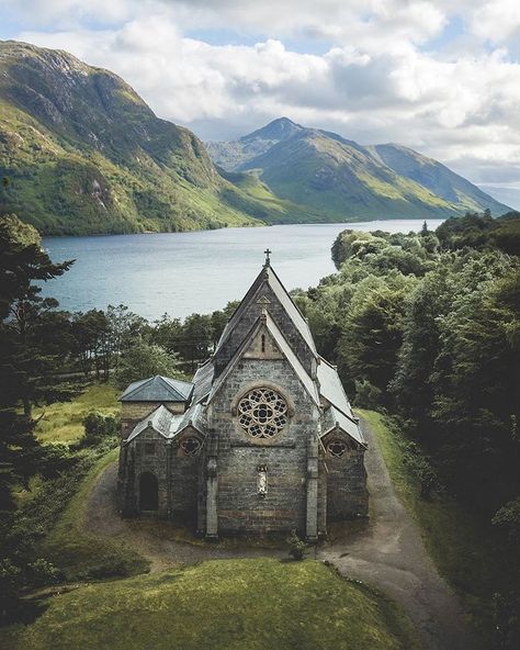 Church at Glenfinnan Loch Shiel, Old Country Churches, Country Churches, Beautiful Church, Take Me To Church, Beautiful Churches, Travel Scotland, Country Church, Old Churches