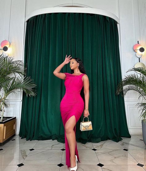 When it comes to celebrating the weekend in style, reach for flirty frocks, strappy shoes, and a floral accessory or… | Instagram Mihlali Ndamase, Black Woman Luxury Aesthetic, Strappy Shoes, One Of One, Black Femininity, African Clothing Styles, Cool Poses, Baddie Outfits Casual, Dressy Outfits