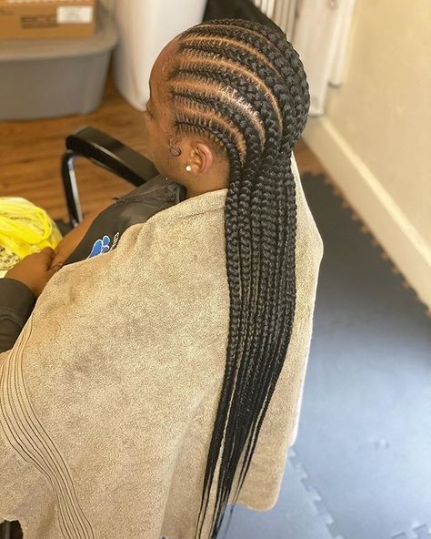 Jumbo Cornrow Braids Straight Back, Extra Long Cornrows Braids, Conroe Braids Hairstyles, Cou Leray Braids Long, Big Small Cornrows, Natte Coller, Corn Rows Braids Black Women 2022, Brown Locs, Big Cornrows