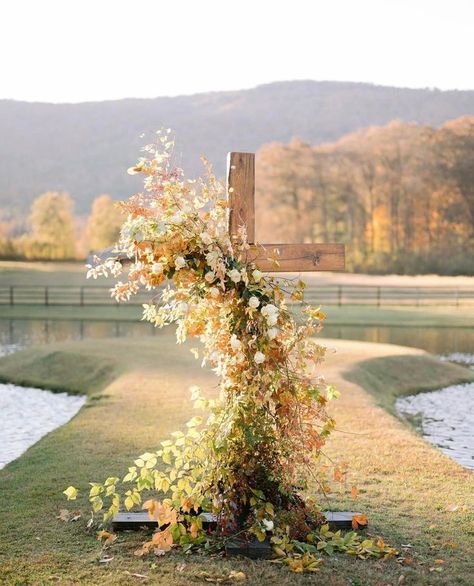 Cross decorated with fall leaves and flowers for a fall wedding; The Michael Wedding Barn event venue Fern Wedding, Fallen Arches, Wedding Cross, Wedding Entrance, July Wedding, Wedding Barn, Garden Crafts Diy, Creative Event, Crosses Decor