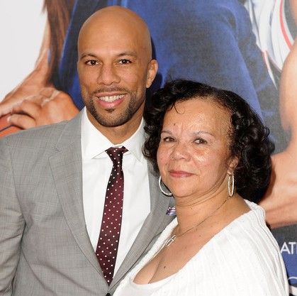 ...because he looks so good with his mother. Famous Black Actors, Rapper Common, Common Rapper, Dear Momma, Famous Black People, Columbus Short, Blackeyed Peas, Mom Dr, Bald With Beard