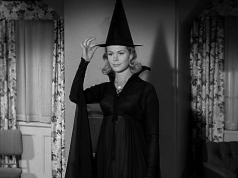 Samantha reveals her true nature as a witch to Michael. Bewitched Tv Show, 60s Tv Shows, Erin Murphy, 60s Tv, Christmas Episodes, Agnes Moorehead, Beautiful Witch, Elizabeth Montgomery, Classic Television