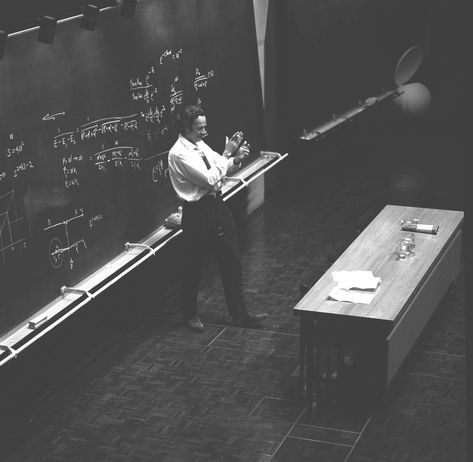 Richard Feynman, Chaotic Academia, Physics And Mathematics, Academic Motivation, Physicists, Dark Academia Aesthetic, Studying Inspo, Academia Aesthetic, Study Hard