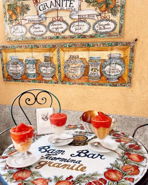 Taormina Sicily Aesthetic, Bambar Taormina, Sicilian Aesthetic, Sicily Aesthetic, Sicily Italy Aesthetic, Sicily Taormina, Taormina Sicily Italy, Noto Sicily, Sicily Food