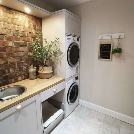 Utility Room Inspiration, Boot Room Utility, Utility Room Storage, Small Utility Room, Utility Room Designs, Brick Slips, Dream Laundry Room, Laundry Room Closet, Laundry Room Layouts