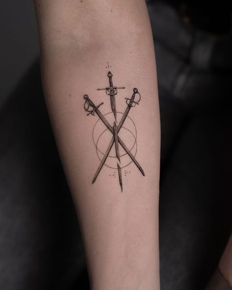 In memory of Aniek’s best friend who was a part of their friendship trio known as the ‘Three Musketeers’. I had the honor of creating this tattoo featuring three swords symbolizing their bond. This piece was so special to work on, and I’m glad of how beautifully it turned out. Thanks Aniek 🤍 . . . . . . . #tattoodesign #tattoo #tattoos #tattooart #tattooartist #ink #art #tattoolife #inked #tattooed #tattooist #tattooing #tattooink #loistacke.tattoo #tattooflash #tattooer #artist #loistacke #b... Three Musketeers Tattoo, Three Of Swords Tattoo, Paintbrush Tattoo, Matching Tattoos For Siblings, Friendship Tattoo, Simple Tattoos For Guys, Back Piece Tattoo, Sibling Tattoos, Three Best Friends