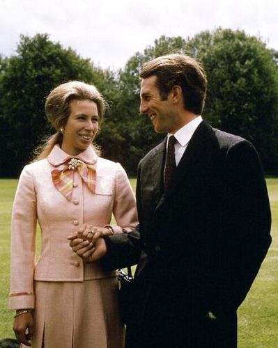 Engagement of Princess Anne and Captain Mark Philips, 1973 Mark Phillips, Princesa Anne, Princesa Real, Rainha Elizabeth Ii, Zara Phillips, English Royal Family, Bouffant Hair, Royal Family England, Elisabeth Ii