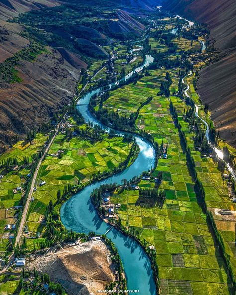 Vacation List, Winding River, Dear World, Hunza Valley, Pakistan Travel, Gilgit Baltistan, Summer Vacations, 5 Hours, Aerial View