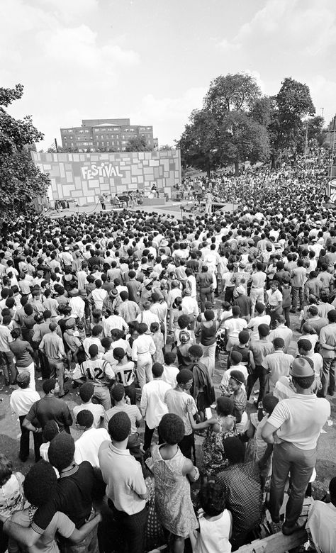 Harlem Cultural Festival: Why Is Landmark R&B Fest Forgotten? – Rolling Stone Singing Fish, The Staple Singers, The Family Stone, Art Of Manliness, Nyc Park, Cultural Festival, Music Fest, Concert Series, Park Photos