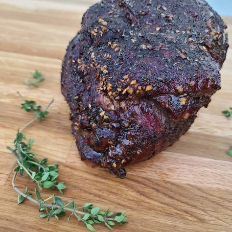 Roast In Smoker, Smoked Sirloin Tip Roast, Sirloin Roast Recipes, Beef Sirloin Tip Roast, Sirloin Tip Steak, Pork Sirloin Roast, Tip Roast, Bbq Roast, Pork Sirloin