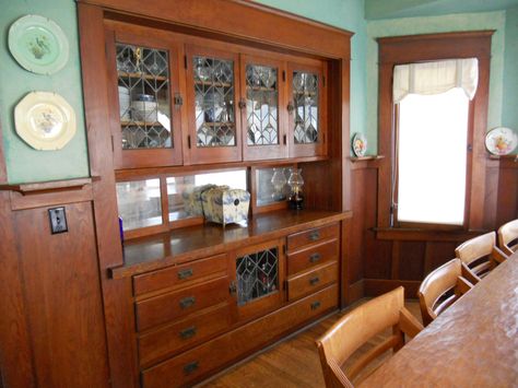 1920s Built In Cabinets, Bungalow Built Ins, Built In Cabinets Dining Room, Dining Room Built In Cabinets, Bungalow Dining Room, Craftsman Cabinets, Ikea Room Divider, Dining Room Built Ins, Craftsman Dining Room