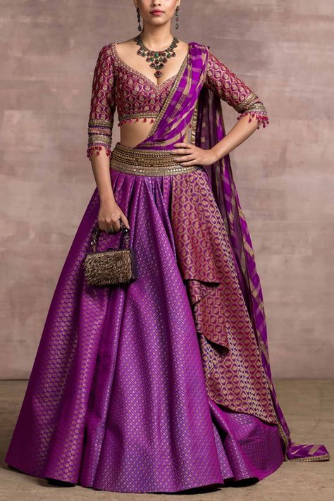 Shop top Indian designer Tarun Tahiliani at Aashni + Co. Draped Lehenga, Lehenga Saree Design, Indian Outfits Lehenga, Lehenga Designs Simple, Lehnga Dress, Bridal Lehenga Collection, Draping Fashion, Half Saree Designs, Indian Dresses Traditional