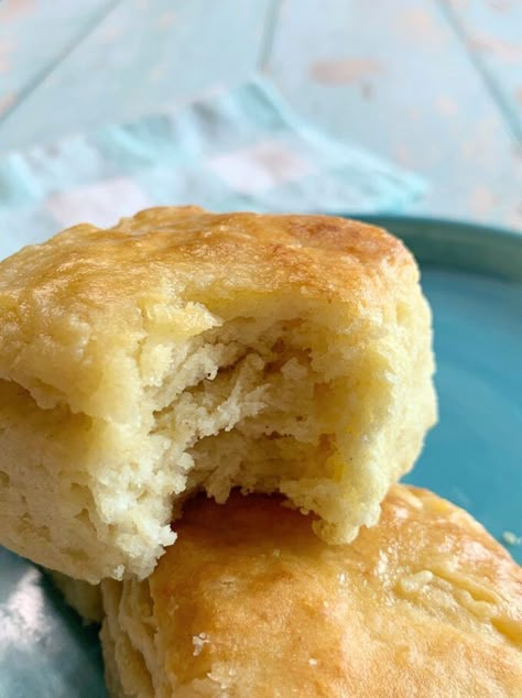 Cream Cheese Biscuits, Best Homemade Biscuits, My Country Table, Southern Biscuits, Cream Biscuits, Scrumptious Food, Buttermilk Recipes, Dinner Side, Country Table