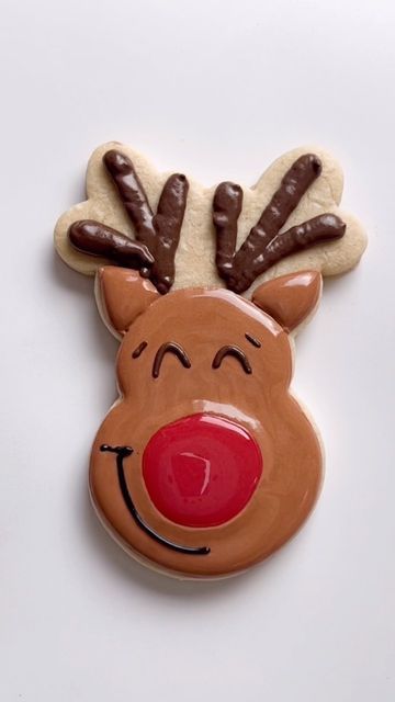 Reindeer Royal Icing Cookies, Rudolf Cookies, Reindeer Gingerbread Cookies, Gingerbread Reindeer, Kids Illustration, Christmas Gingerbread House, Christmas Sugar Cookies, Xmas Card, Icing Cookies