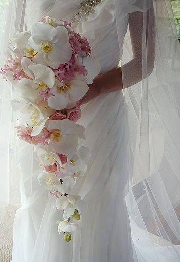 Long Bouquet Flowers, Wedding Bouquets Natural Flower, Lilies And Orchids Bouquet, Cascading Wedding Bouquets Orchids, Orchid Arrangements Wedding, Long Bouquet, Orchid Wedding Theme, Orchids Bouquet, Orchid Bouquet Wedding