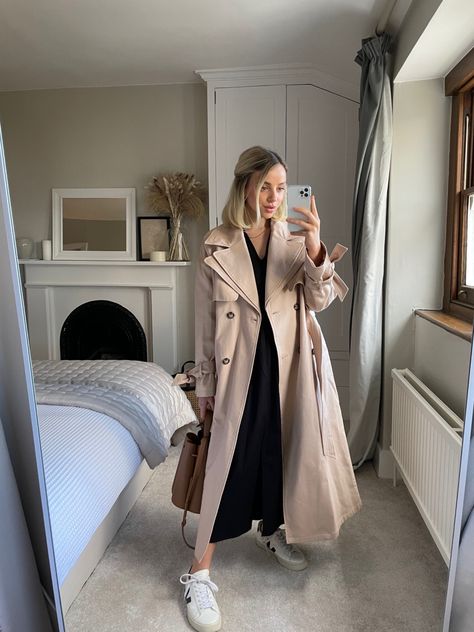 Maxi Dress And Trench Coat, Long Skirt Trench Coat, Long Dress And Trench Coat Outfit, Maxi Dress With Long Coat, Maxi Trench Coat Outfit, Ootd Trench, Long Trench Coat Outfit, Midi Dress Outfit, Trench Coat Outfit