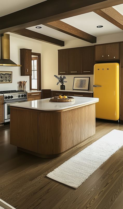 Unique Countertops, Modern Kitchen Layout, Colorful Kitchens, Kitschy Kitchen Decor, 1970s Kitchen, Retro Elements, 1950s Kitchen, Retro Appliances, Small Entryways