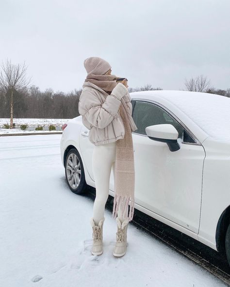 Snow Outfit Inspo Women, Snowday Outfit, Snowy Outfits, Snow Outfit Inspo, Snow Boots Outfit, Cute Winter Fits, Tokyo Winter, Balloons Pictures, Ski Outfits