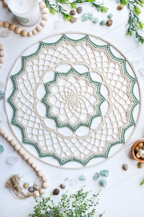 Mandala Day - The Loopy Stitch Crochet Mandala Pattern Free, Crochet Dreamcatcher Pattern, Crochet Circle Pattern, Crochet Dreamcatcher, Crochet Stitches Free, Crochet Mandala Pattern, Crochet Circles, Crochet Mandala, Crochet Heart