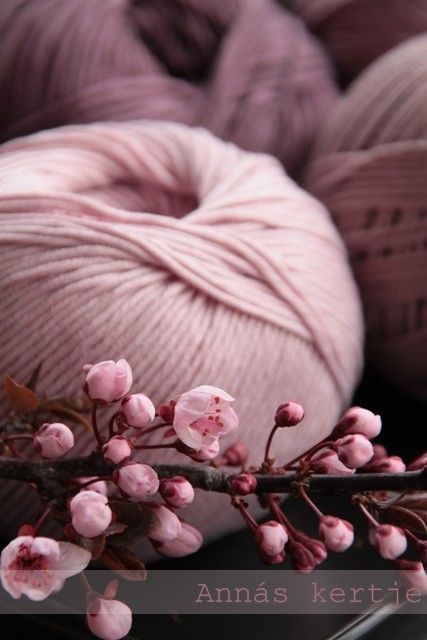 Knit Photography, Yarn Aesthetic, Different Types Of Yarn, Pink Inspiration, Pink Things, Crochet Hexagon, Tapestry Art, Pink Leaves, Pink Knit