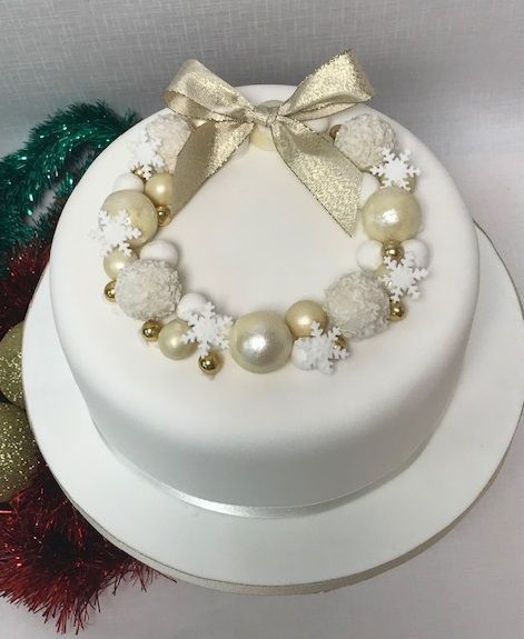 Cake Decorating Ideas Christmas, Christmas Cake Decorating Ideas, Homemade Christmas Cake, Christmas Cake Ideas, Christmas Cake Decorating, Winter Torte, Decorating Ideas Christmas, Christmas Themed Cake, Christmas Cake Designs