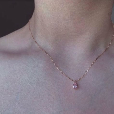 Courtney Aesthetic, Short Silver Necklace, Jonna Jinton, Jewelry Necklace Simple, Minimal Pendant, Evening Necklace, Floating Diamond Necklace, Gold Bracelet Simple, Choker Silver