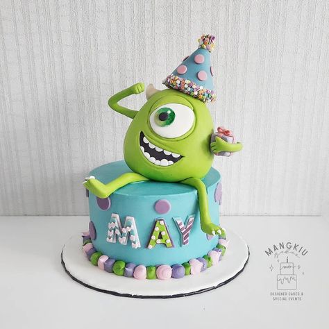 Mike Wazowski Cake, Monsters Inc Birthday Cake, Halloween Cupcake Design, Monster Inc Cakes, Bus Cake, Funny Cupcakes, Scary Cakes, Monster Inc Birthday, Monster Cupcakes