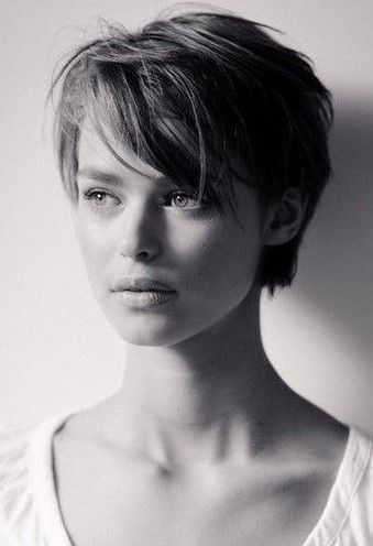 50 Striking Pixie Cut Hairstyles: Short and Chic (Gallery & Video) | 50 Stunning & Aesthetic Pixie Cut Hairstyles to achieve that Chic Look | Hair Trends 2024 | Hairstyles For Short Hair- Wavy, Curly, Straight, Medium, Punk, and More Pixie-cut Lang, Longer Pixie Haircut, Long Pixie Hairstyles, Long Pixie Cuts, Roman Holiday, Long Pixie, Short Straight Hair, Short Pixie Cut, Short Pixie Haircuts