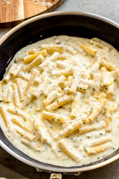 Cream Sauce For Pasta, Lemon Garlic Cream Sauce, Garlic Cream Sauce Recipe, Lemon Cream Sauce, Lemon Pasta Recipes, Pasta And Sauce, Cream Sauce Pasta, Lemon Garlic Sauce, Lemon Cream Sauces