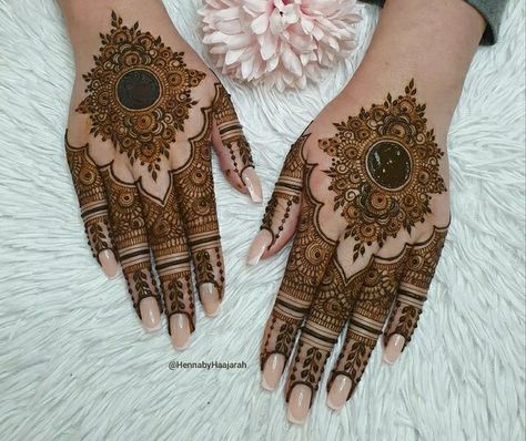 henna designs by aqsa jamali New Mehndi Designs 2023, 2023 Mehndi, Backhand Mehndi Designs, Mehndi Designs 2023, Khafif Mehndi, Traditional Mehndi Designs, Rajasthani Mehndi, Hand Mehendi, Paid Partnership