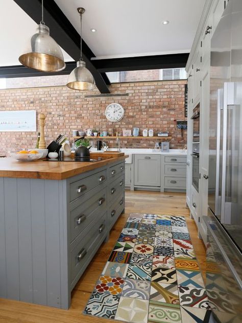 grey cabinet ideas Red Brick Kitchen, Dapur Rustic, Model Dapur, Kitchen Floor Tiles Ideas, Rustic Kitchen Island, Rustic Kitchen Cabinets, Kabinet Dapur, Brick Kitchen, London Kitchen