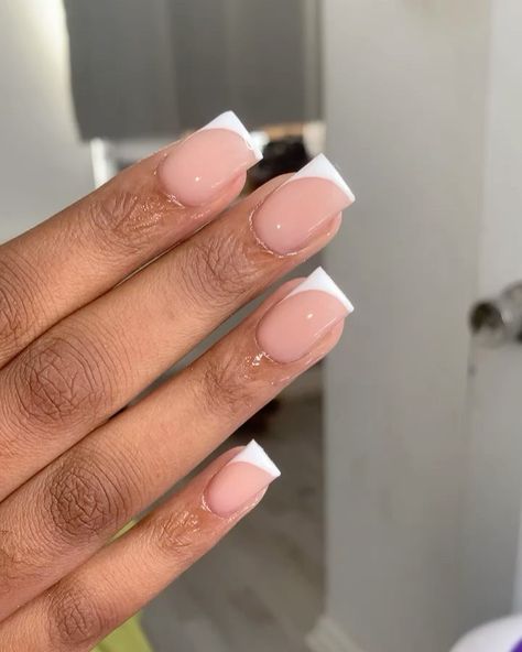 Smile Line Nails, Short Nail Set, Line Nails, Half Smile, Spring Acrylic Nails, Subtle Nails, Ombre Acrylic Nails, Stiletto Nails Designs, Lines On Nails