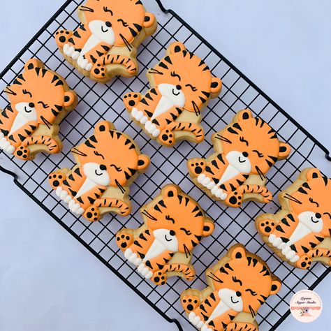 Tiger Cookies, Safari Cookies, Animal Cookie, Animal Cookies, Cookies Decorated, Custom Cookies, Decorated Cookies, Cookie Decorating, Avengers