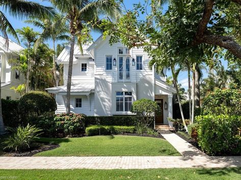 440 6th St S, Naples, FL 34102 | realtor.com® Naples Florida Homes, Florida Cottage, Commercial And Office Architecture, Naples Fl, Naples Florida, Kitchen Views, Florida Home, Home Reno, Naples